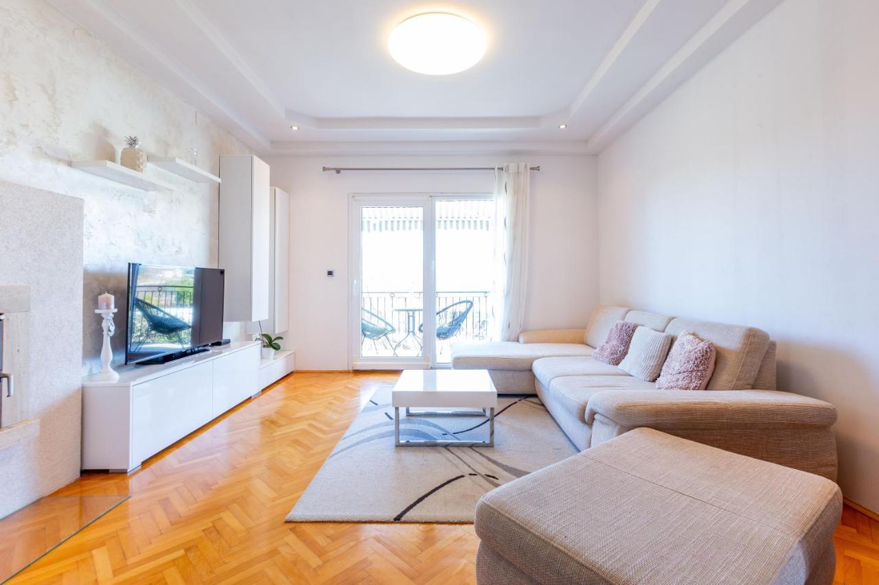 Rs Two Bedroom Apartment Sukosan Exterior photo