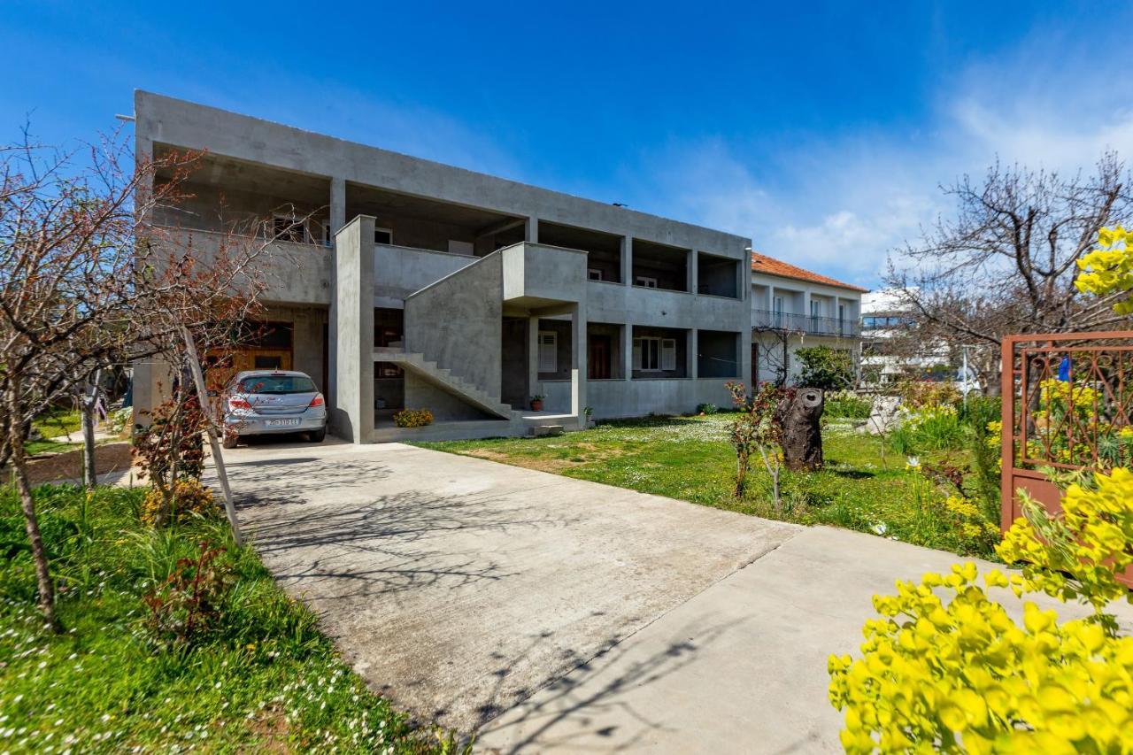 Rs Two Bedroom Apartment Sukosan Exterior photo