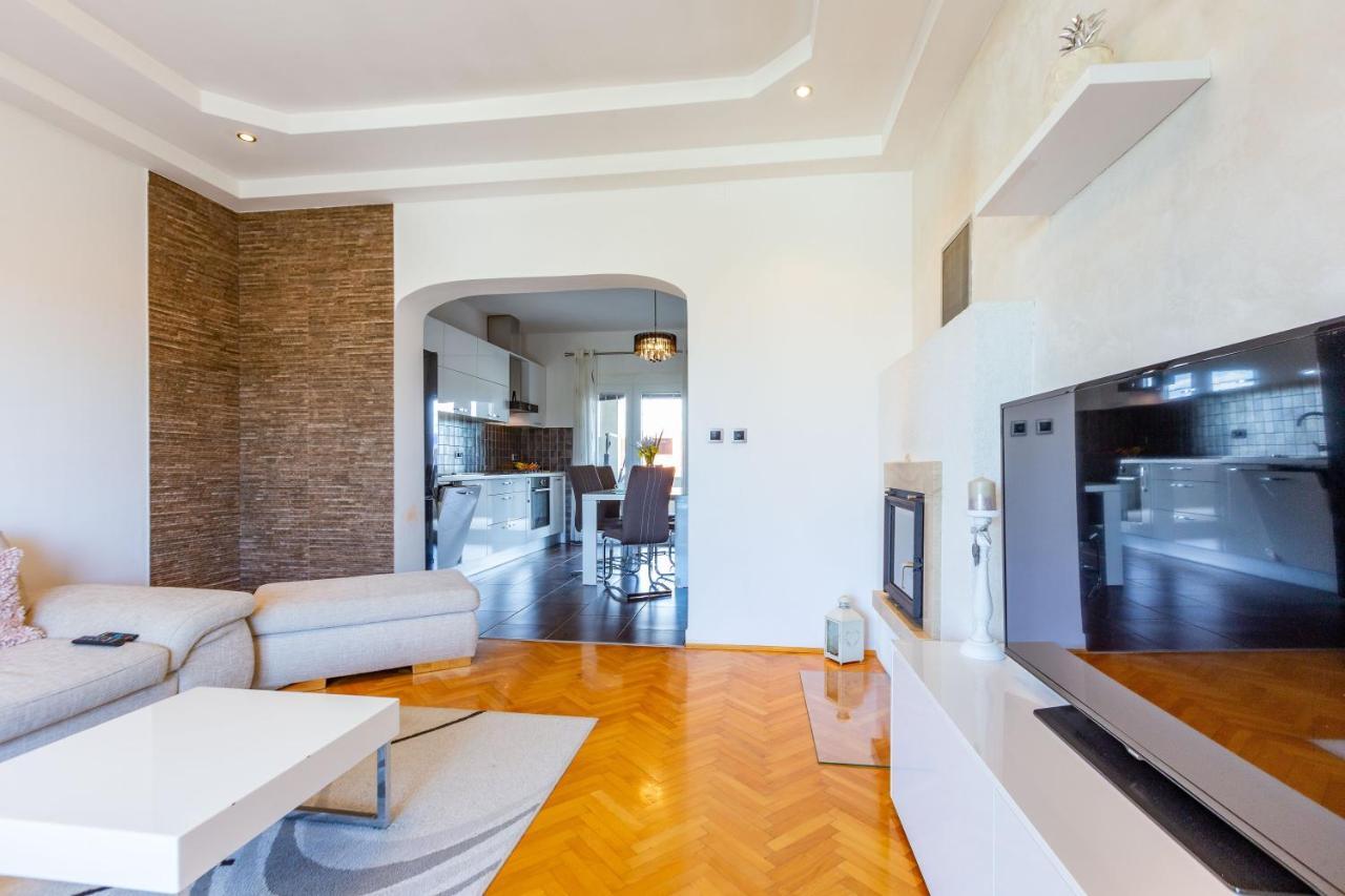 Rs Two Bedroom Apartment Sukosan Exterior photo