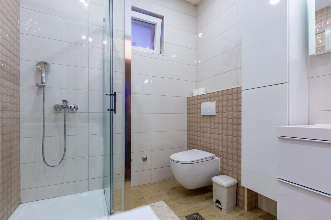 Rs Two Bedroom Apartment Sukosan Exterior photo